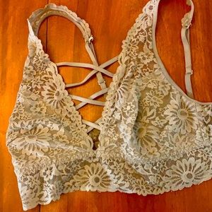 Beige lace floral bralette 🌼